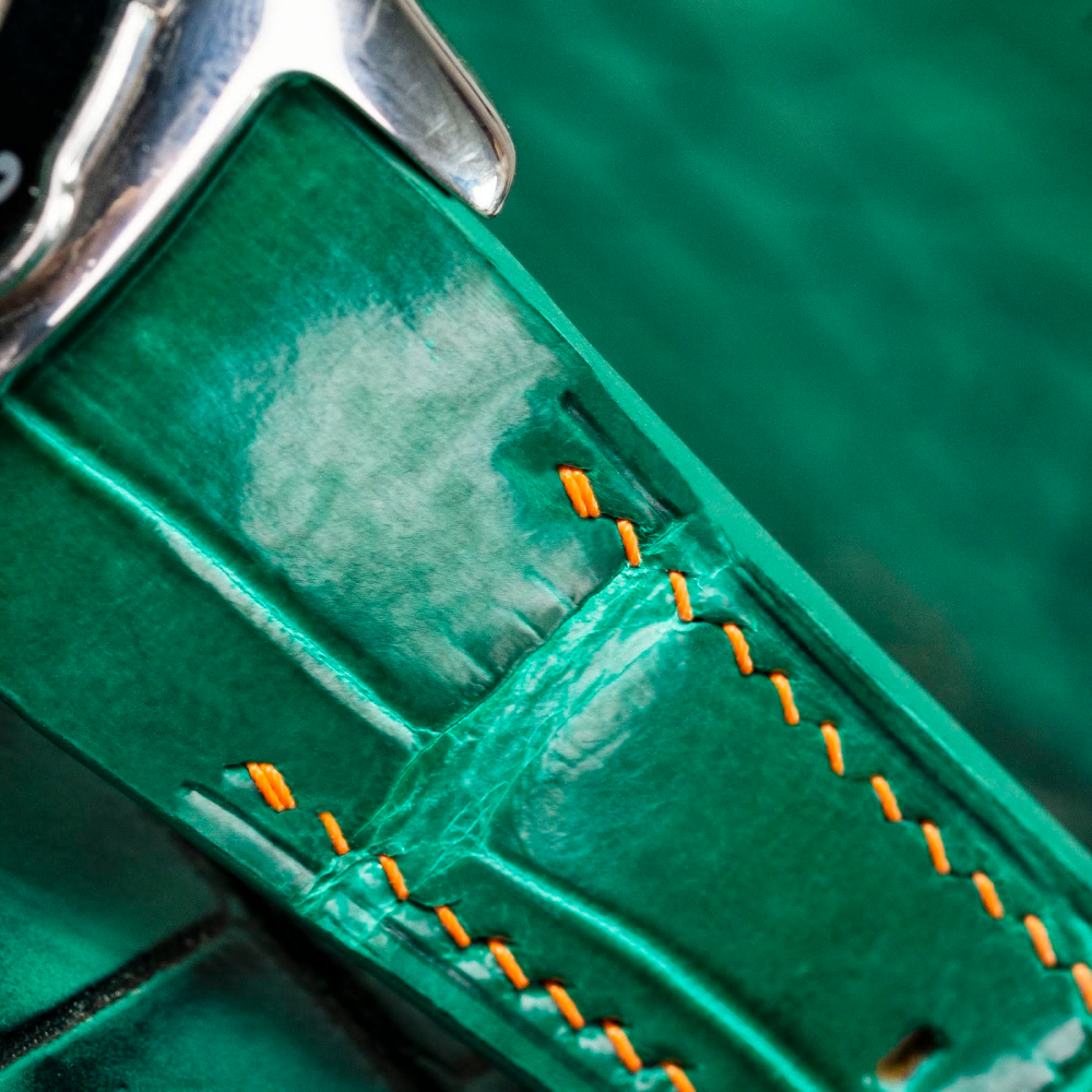emerald-green-alligator-leather-strap-for-corum-bubble-lug.png