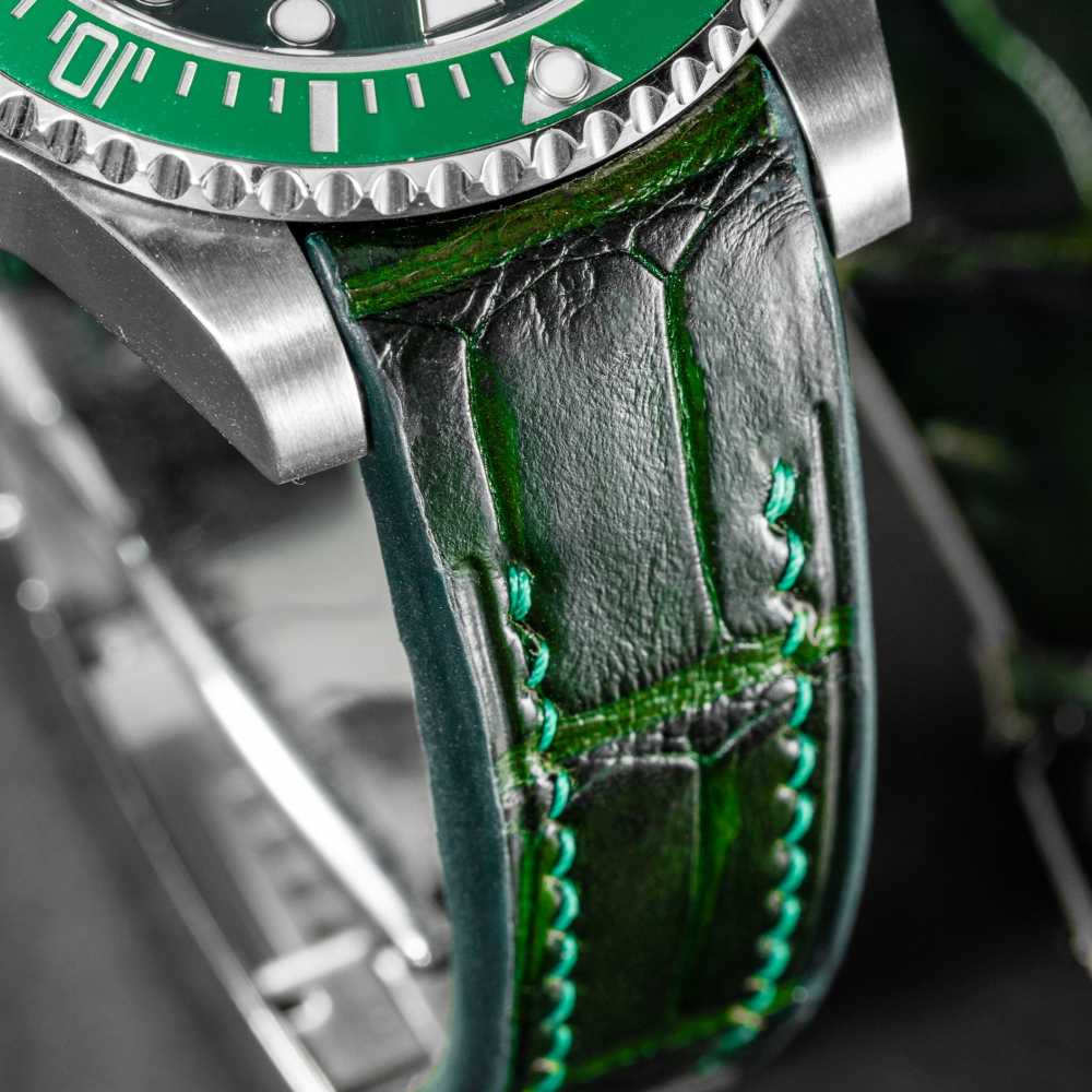 emerald-green-alligator-leather-strap-for-rolex-submariner-40mm-hulk-detail.png