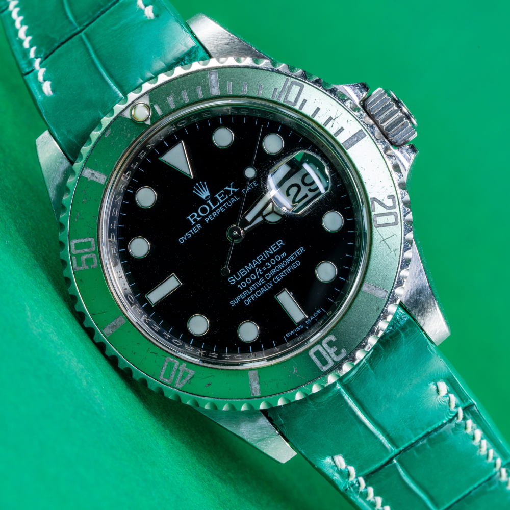 emerald-green-alligator-leather-strap-for-rolex-submariner-40mm-white-stitching.png
