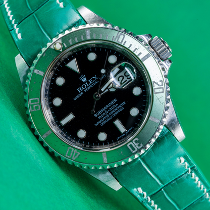 emerald-green-alligator-leather-strap-for-rolex-submariner-40mm-white-stitching.png