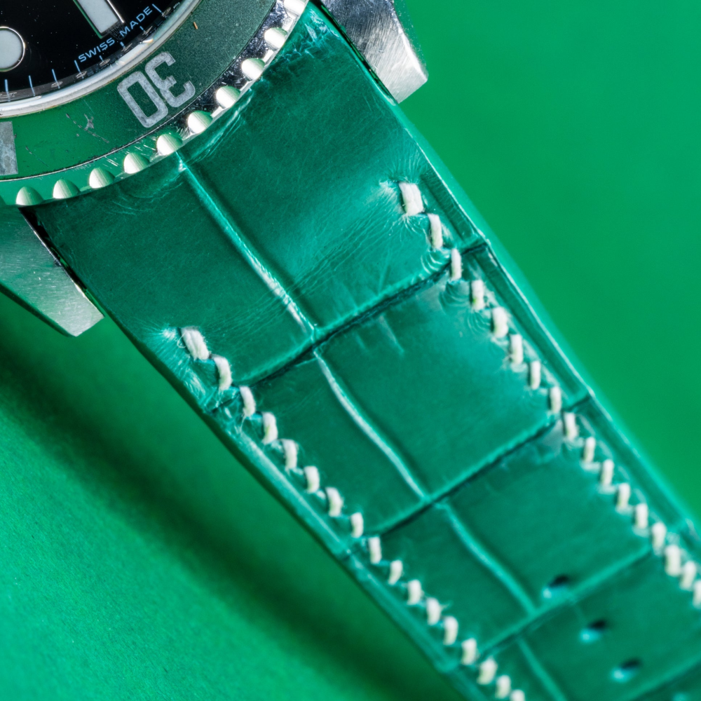 emerald-green-alligator-leather-strap-for-rolex-submariner-40mm-with-white-stitching.png