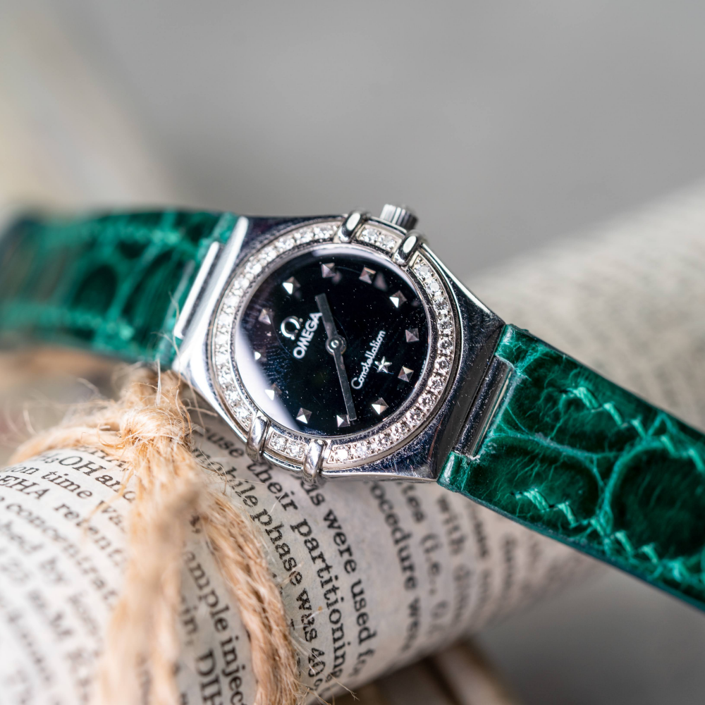 emerald-green-alligator-leather-watch-strap-for-omega-constellation.png