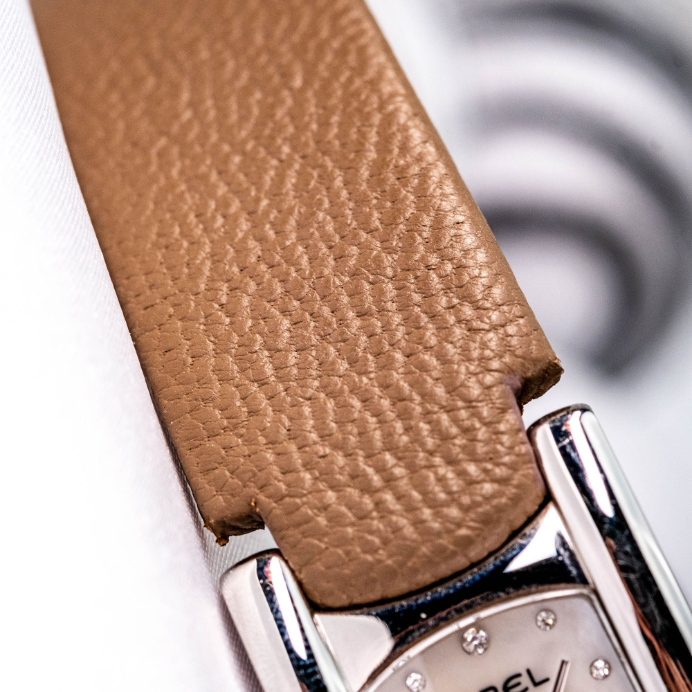 etoupe-chevre-leather-strap-for-ebel-beluga-detail.png