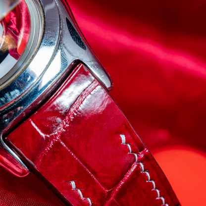 ferrari-red-alligator-leather-strap-for-corum-bubble-detail.png