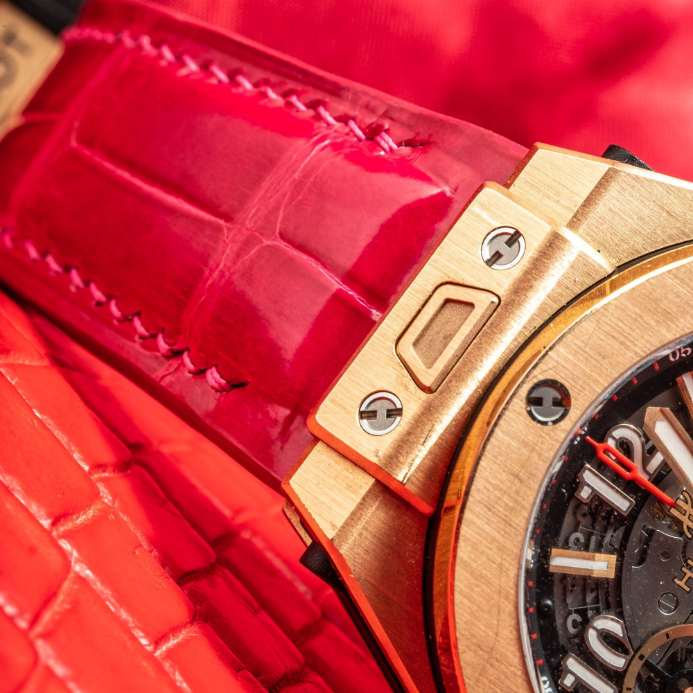 ferrari-red-alligator-leather-strap-for-hublot-big-bang-unico-yellow-gold-detail.png