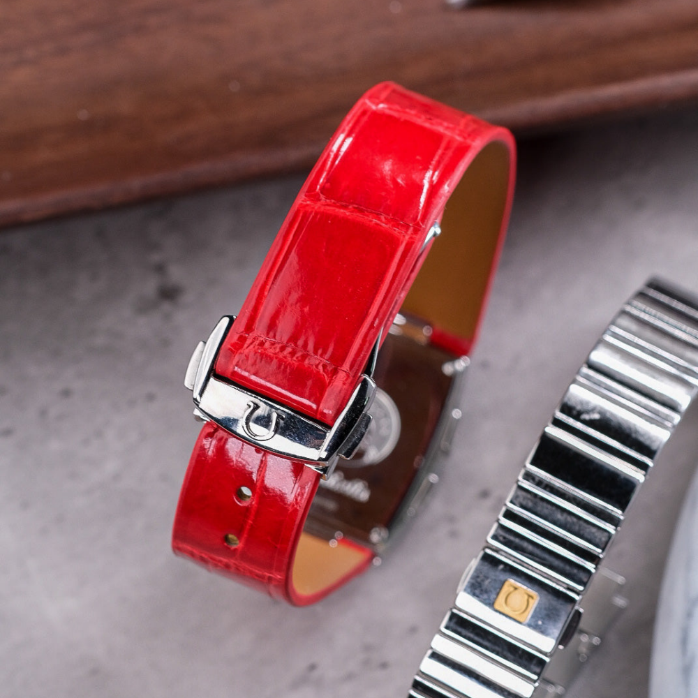 ferrari-red-alligator-leather-watch-strap-for-omega-constellation-backside.png