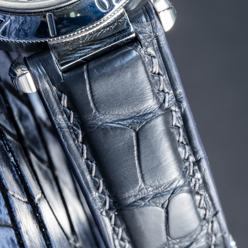 graphite-grey-alligator-leather-strap-for-cartier-pasha-detail.png