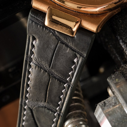 graphite-grey-alligator-leather-watch-strap-for-Patek-Philippe-Nautilus-5712r-lug.png