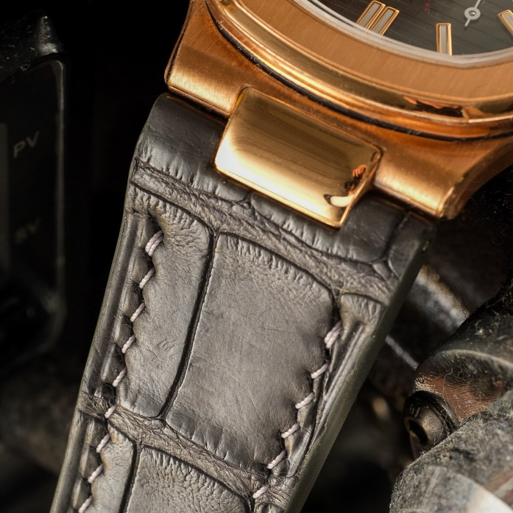 graphite-grey-alligator-leather-watch-strap-for-Patek-Philippe-Nautilus-5712r-stitching.png