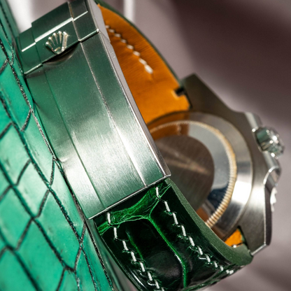 green-alligator-leather-strap-for-rolex-submariner-40mm-silver-stitching-backside.png