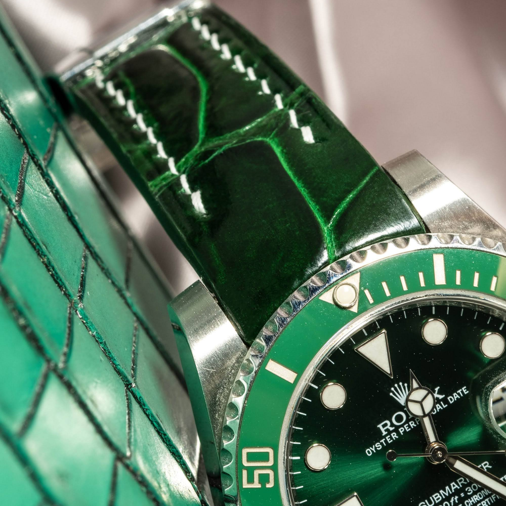 green-alligator-leather-strap-for-rolex-submariner-40mm-silver-stitching-lug.png