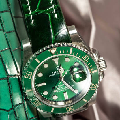 green-alligator-leather-strap-for-rolex-submariner-40mm-with-silver-stitching.png