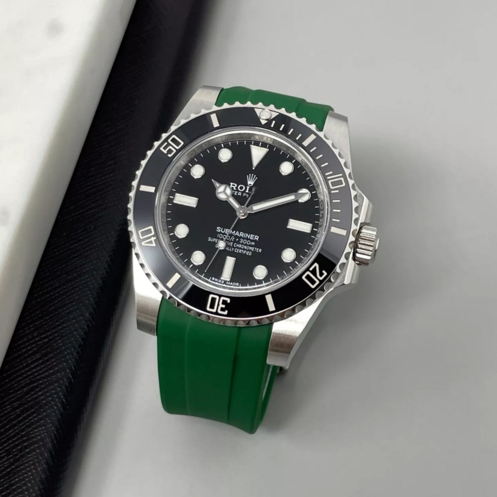 green-deployant-rubber-strap-for-rolex-submariner-on-watch.png