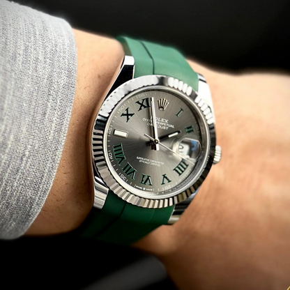 green-rubber-strap-for-rolex-datejust-on-hand.png
