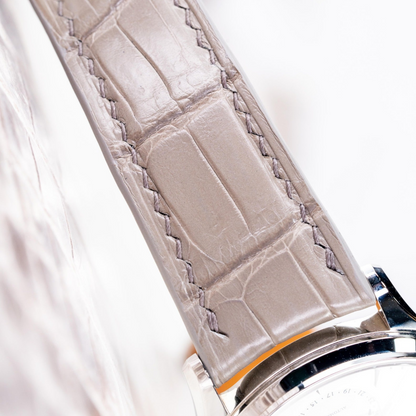 grey-alligator-leather-strap-for-jaeger-lecoultre-master-ultra-thin-moon-detail.png