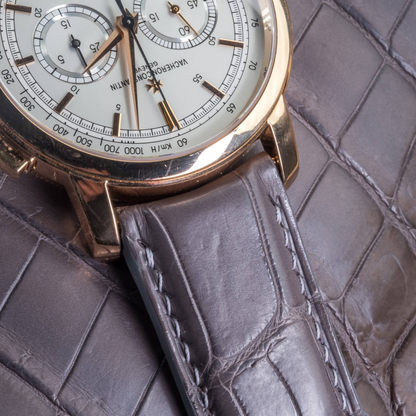 grey-alligator-leather-strap-for-vacheron-constantin-patrimony-detail.png