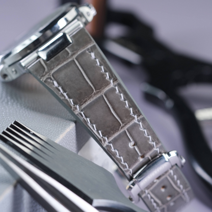 grey-alligator-leather-watch-strap-for-Patek-Philippe-Nautilus-5726A-lug.png