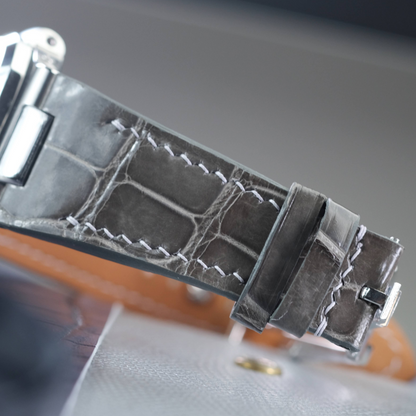grey-alligator-leather-watch-strap-for-Patek-Philippe-Nautilus-5726A-stitching.png