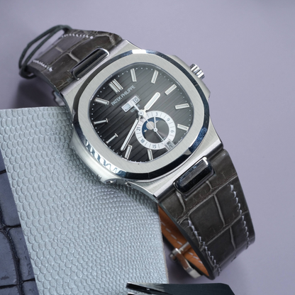 grey-alligator-leather-watch-strap-for-Patek-Philippe-Nautilus-5726A-watch.png