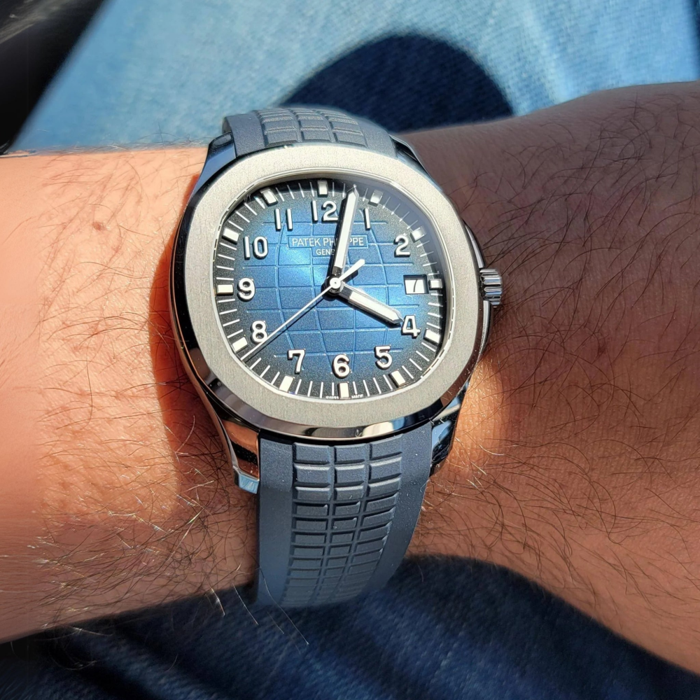 grey-rubber-strap-for-patek-philippe-aquanaut-on-watch.png