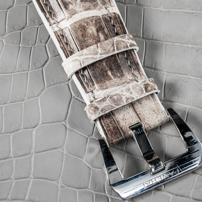 himalayan-alligator-leather-strap-for-Panerai-Radimir-detail.png
