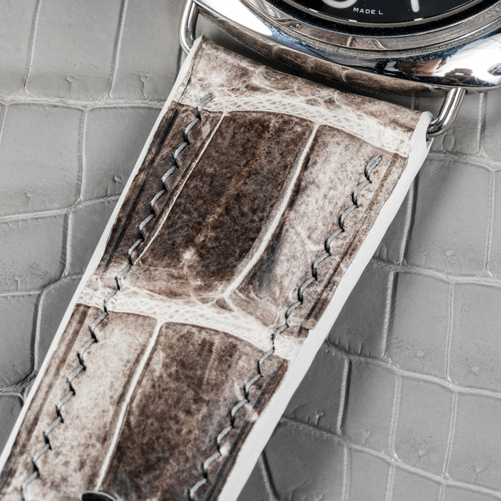 himalayan-alligator-leather-strap-for-Panerai-Radimir-lug.png