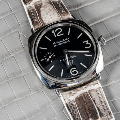 himalayan-alligator-leather-strap-for-Panerai-Radimir-stitching.png