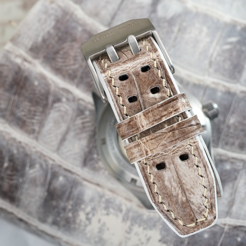 himalayan-alligator-leather-strap-for-hamilton-khaki-field-backside.png