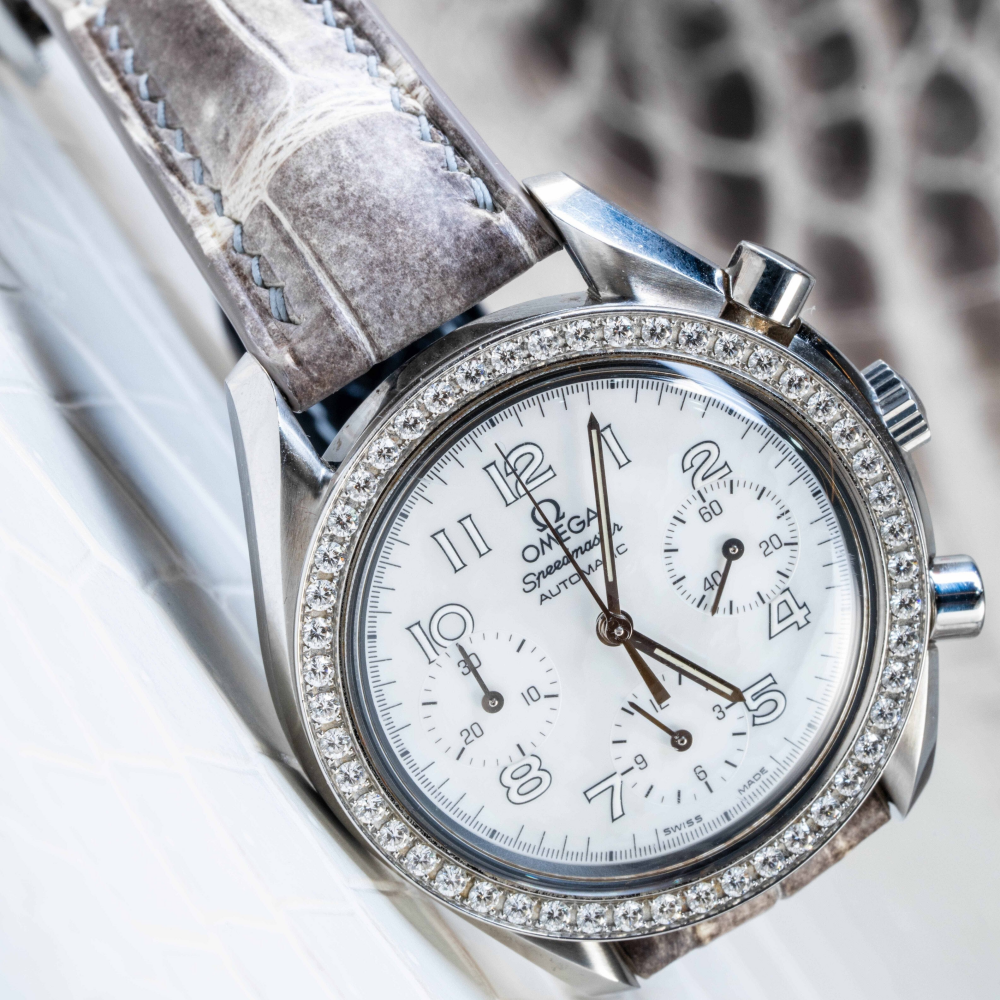 himalayan-alligator-leather-strap-for-omega-speedmaster-ladies-chronograph-watch.png