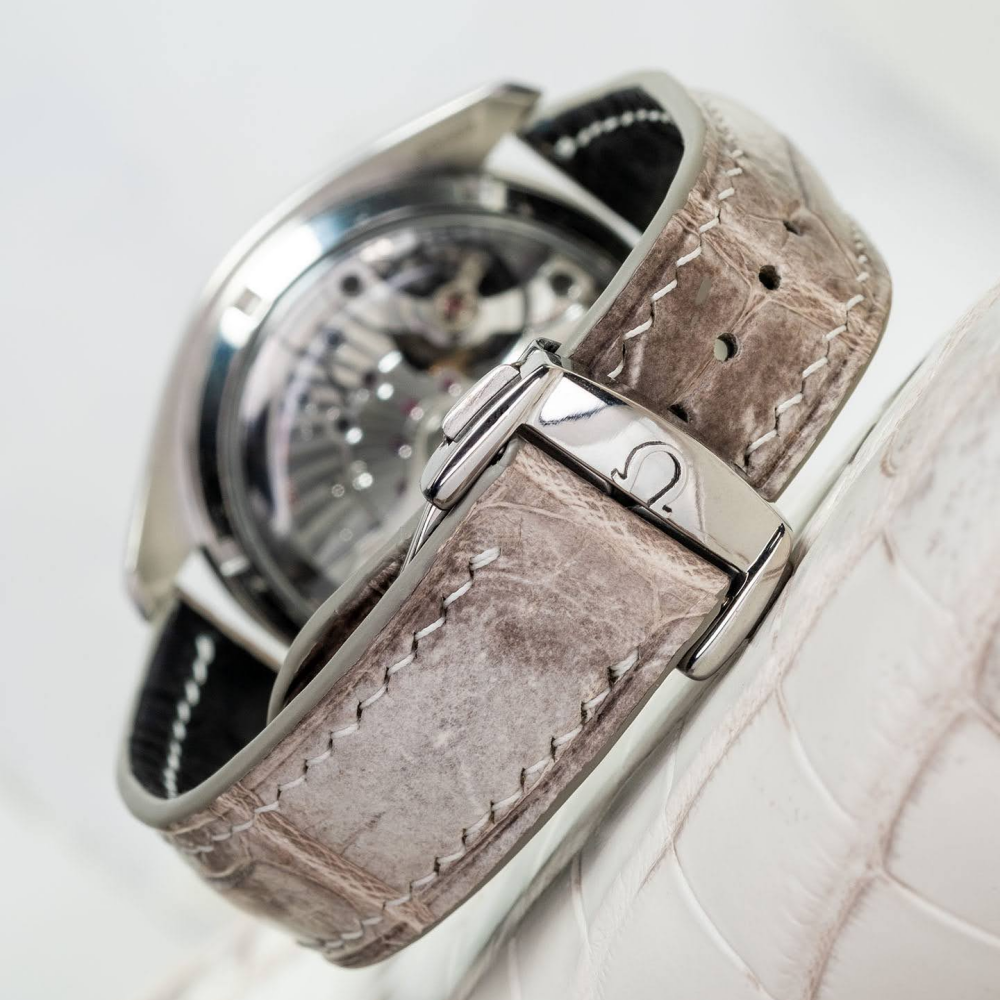 himalayan-alligator-leather-strap-for-omega-speedmaster-racing-backside.png