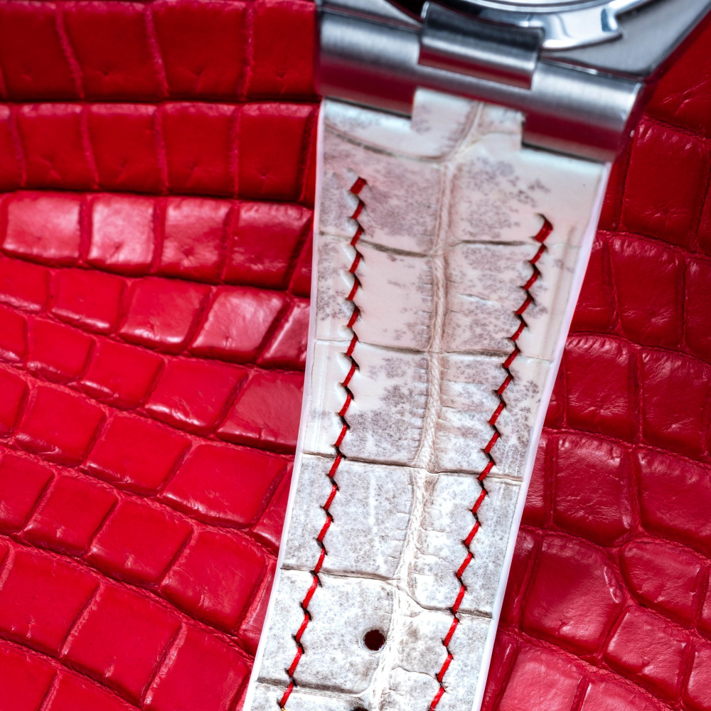 himalayan-alligator-leather-strap-for-vacheron-constantin-overseas-stitching.png