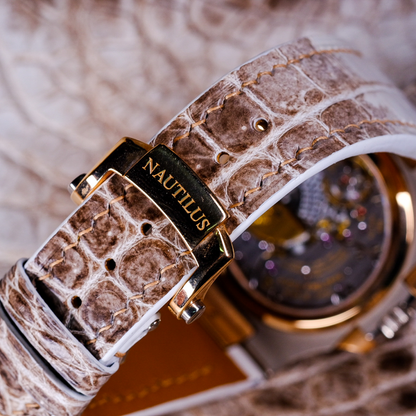 himalayan-alligator-leather-watch-strap-for-Patek-Philippe-Nautilus-5712r-rosegold-stitching-backside.png