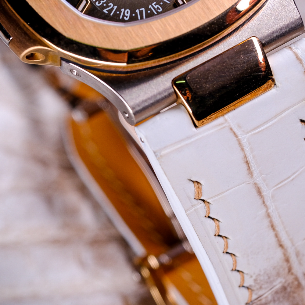 himalayan-alligator-leather-watch-strap-for-Patek-Philippe-Nautilus-5712r-rosegold-stitching-stitcing.png
