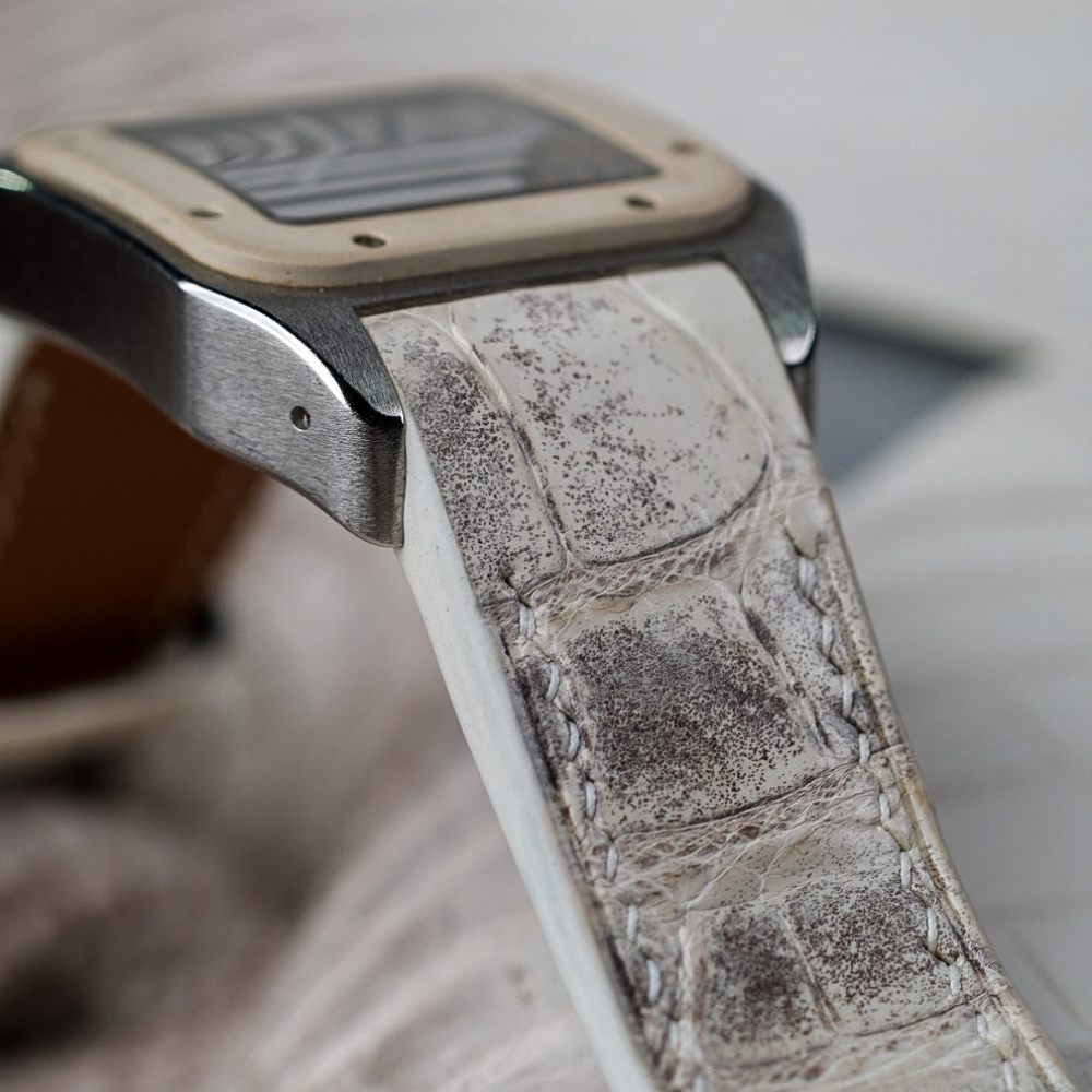 himalayn-alligator-leather-srap-cartier-santos-100-lug.png