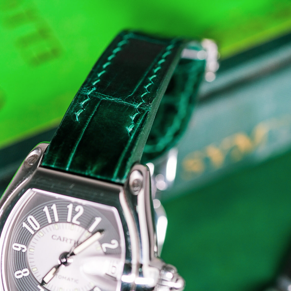 hunter-green-alligator-leather-strap-for-cartier-roadster-detail.png