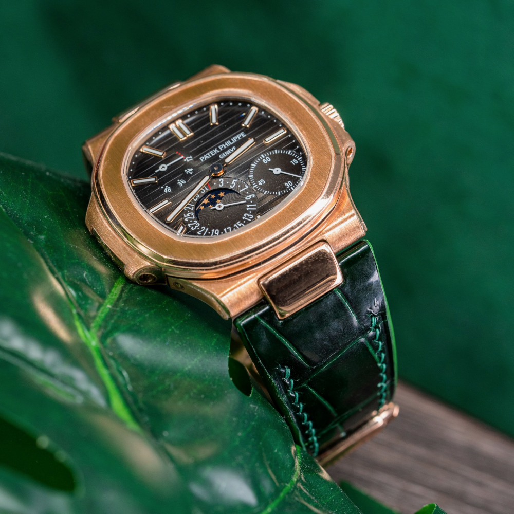 hunter-green-alligator-leather-watch-strap-for-Patek-Philippe-Nautilus-5712r.png
