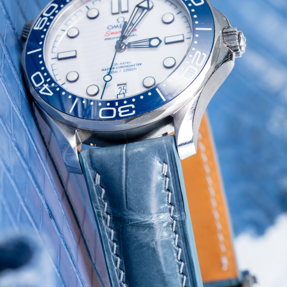 icy-blue-alligator-strap-for-omega-seamaster-lining.png