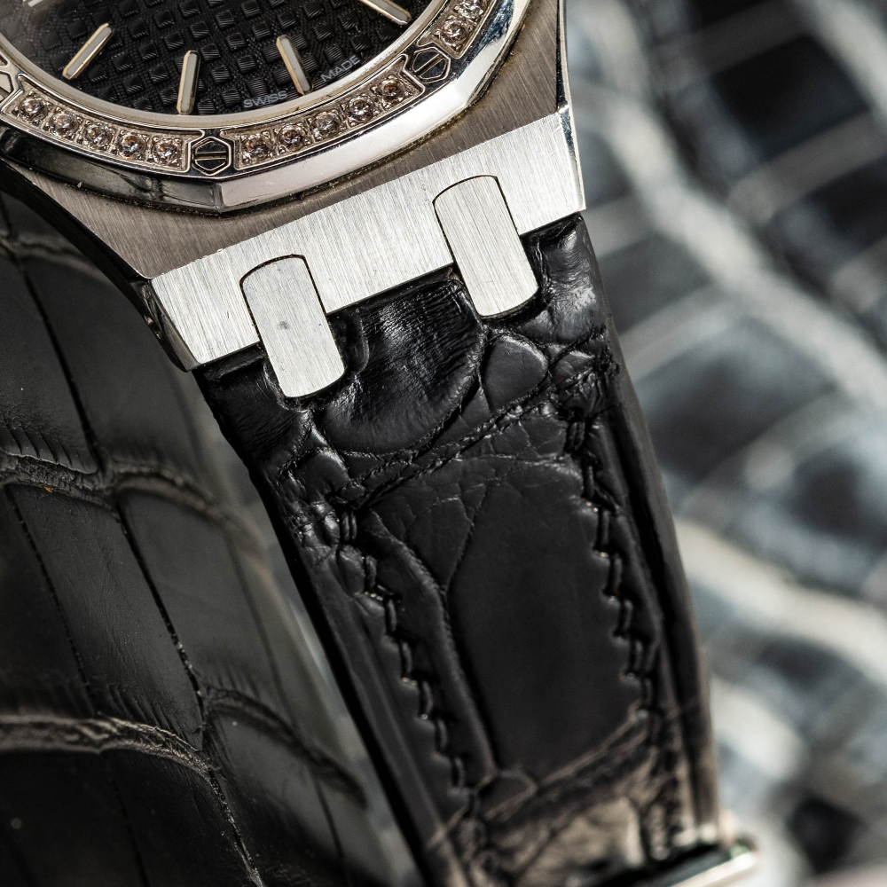 jet-black-alligator-leather-strap-for-ap-ladies-lug.png