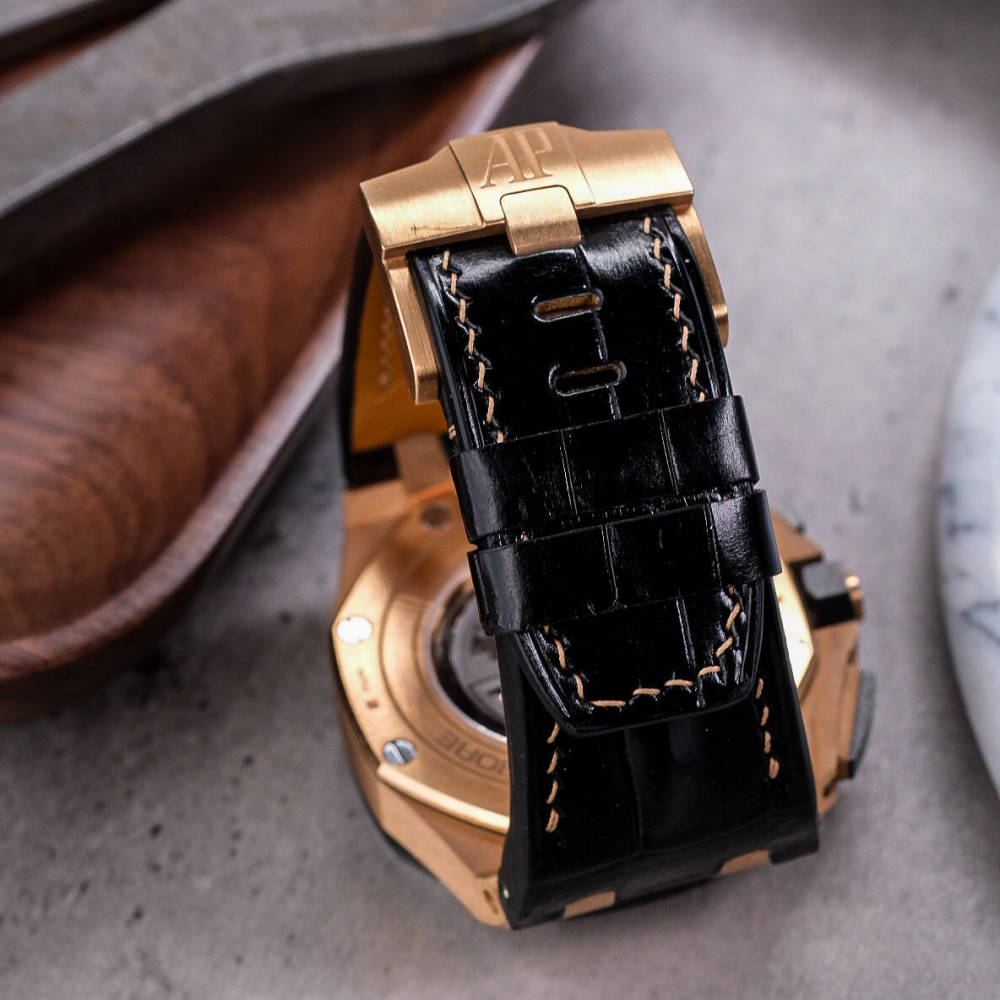 jet-black-alligator-leather-strap-for-ap-royal-oak-44mm-backside.png