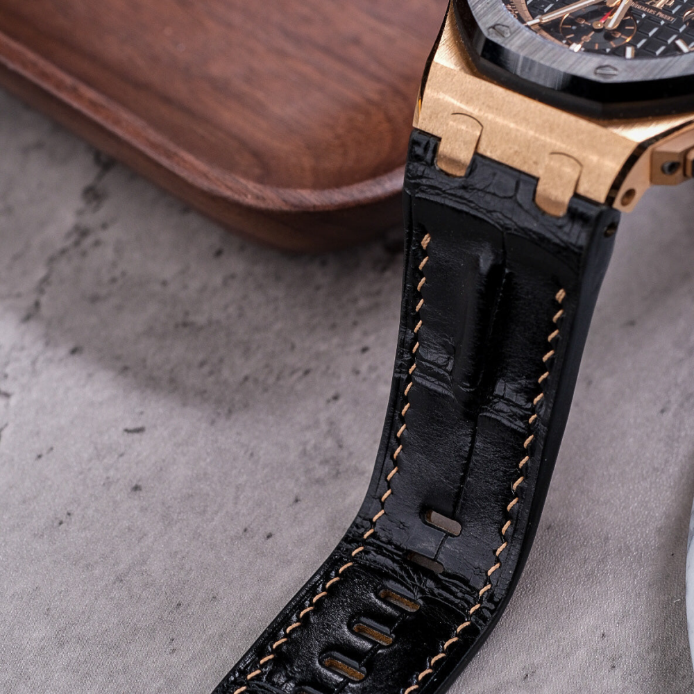 jet-black-alligator-leather-strap-for-ap-royal-oak-44mm-stitching.png