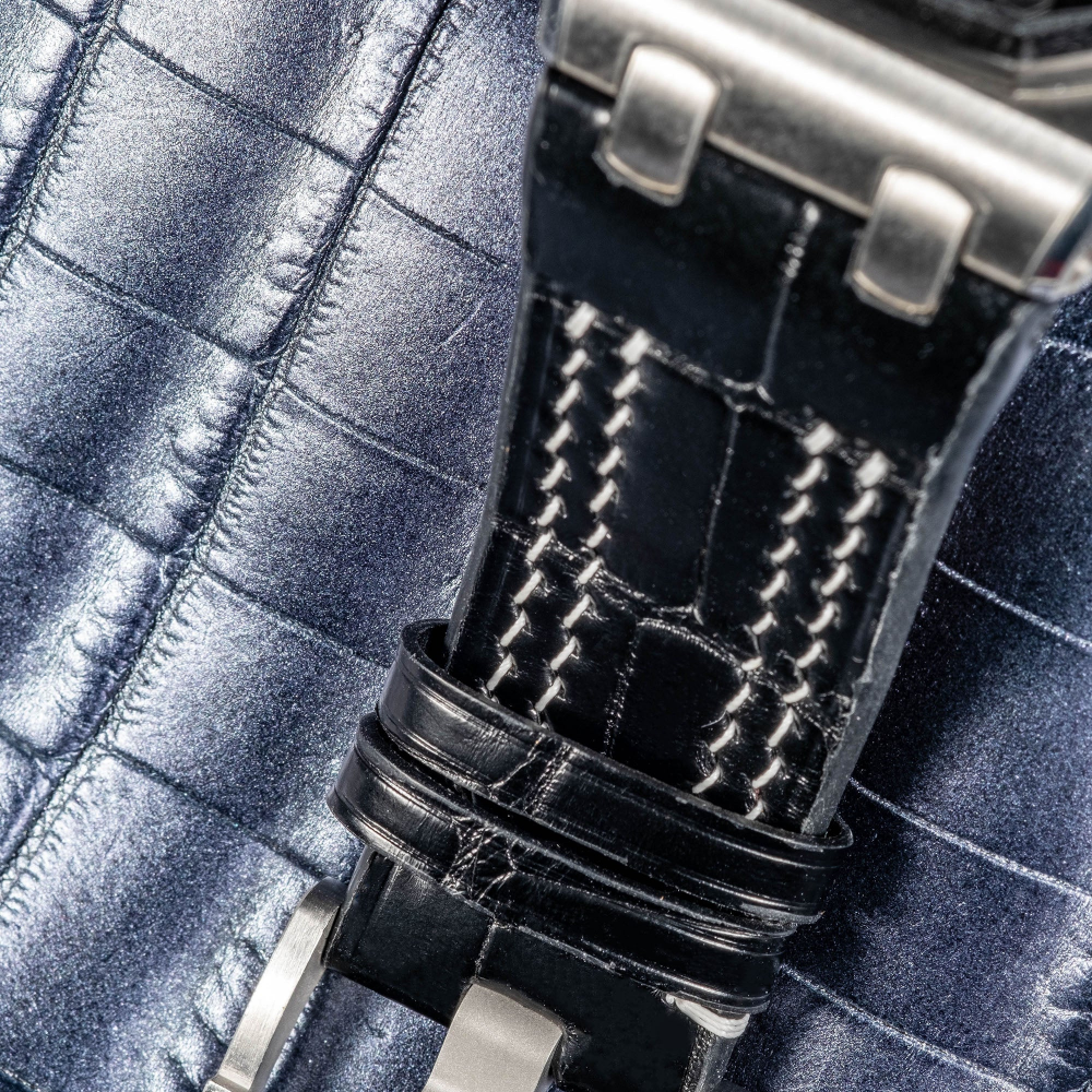 jet-black-alligator-leather-strap-for-ap-royal-oak-44mm-with-double-stitching-watch-detail.png