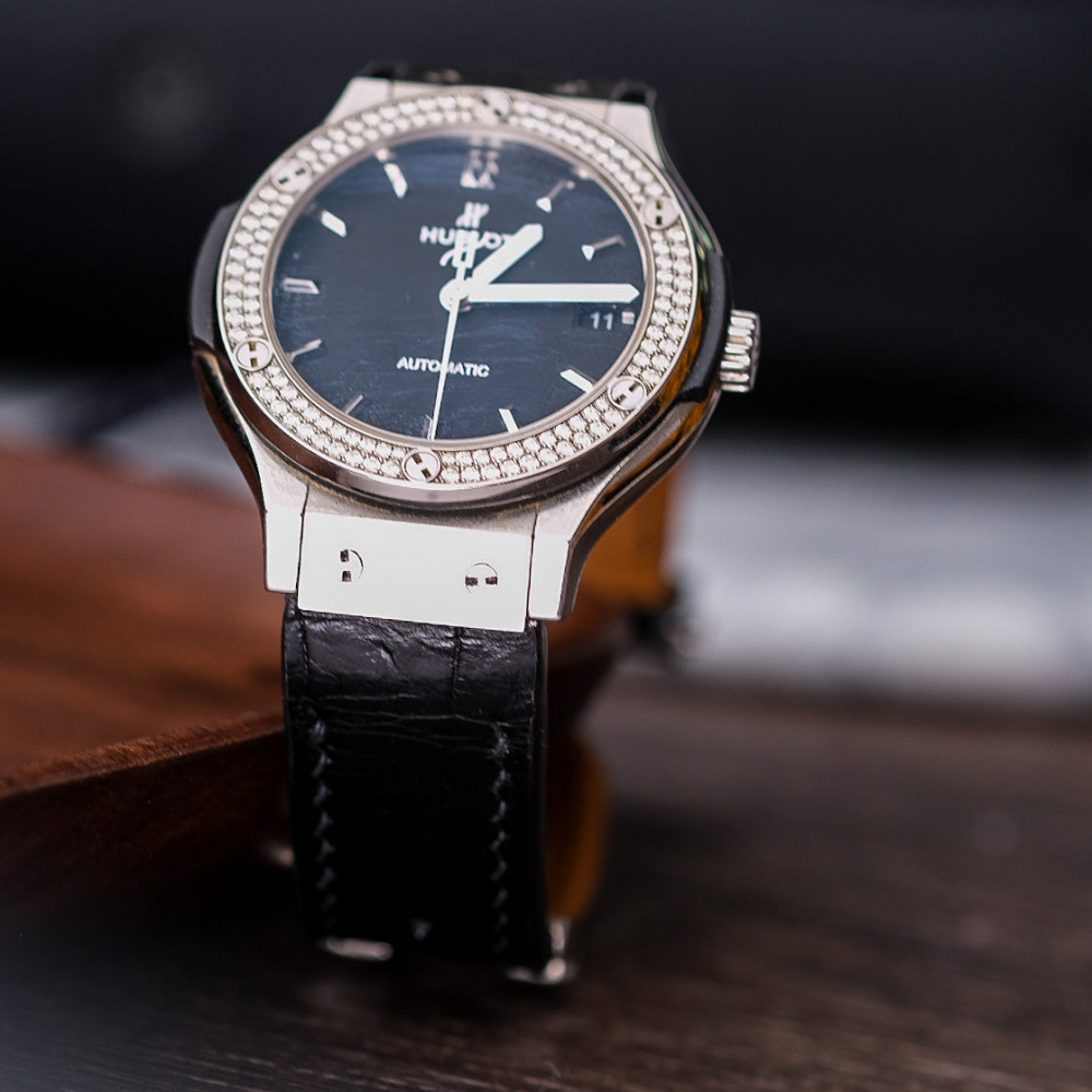 jet-black-alligator-leather-strap-for-hublot-classic-fusion-titanium-diamonds-watch.png