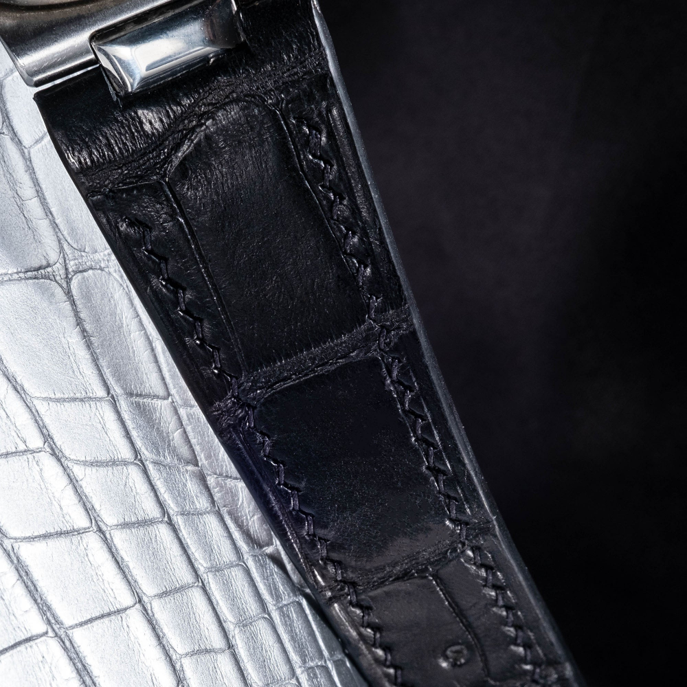 jet-black-alligator-leather-watch-strap-for-Patek-Philippe-Nautilus-5980-1a-stitching.png