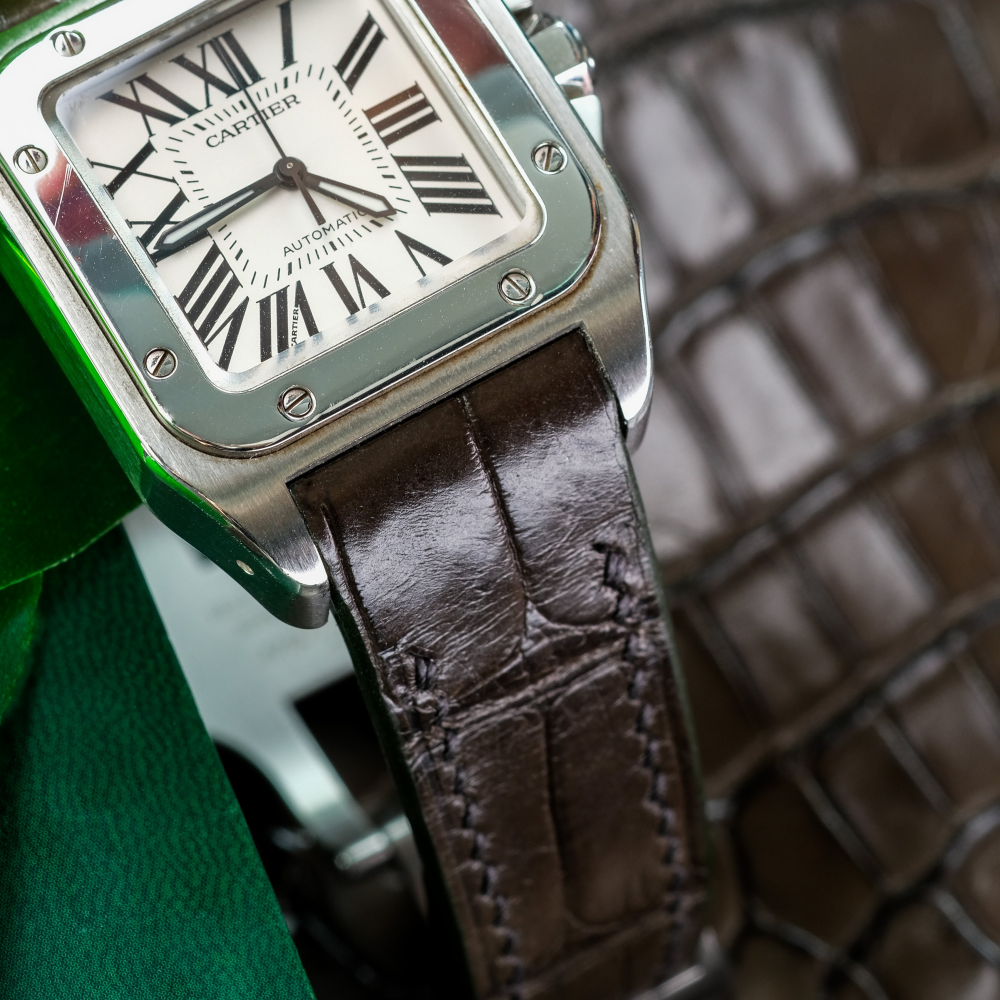 juniper-green-alligator-leather-srap-cartier-santos-100-lug.png