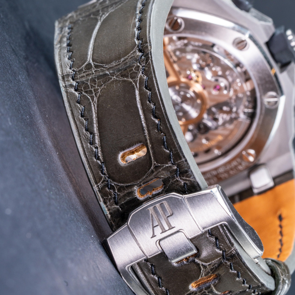juniper-green-alligator-leather-strap-for-ap-royal-oak-shore-42mm-backside.png