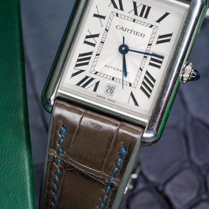 juniper-green-alligator-leather-strap-for-cartier-tank-detail.png