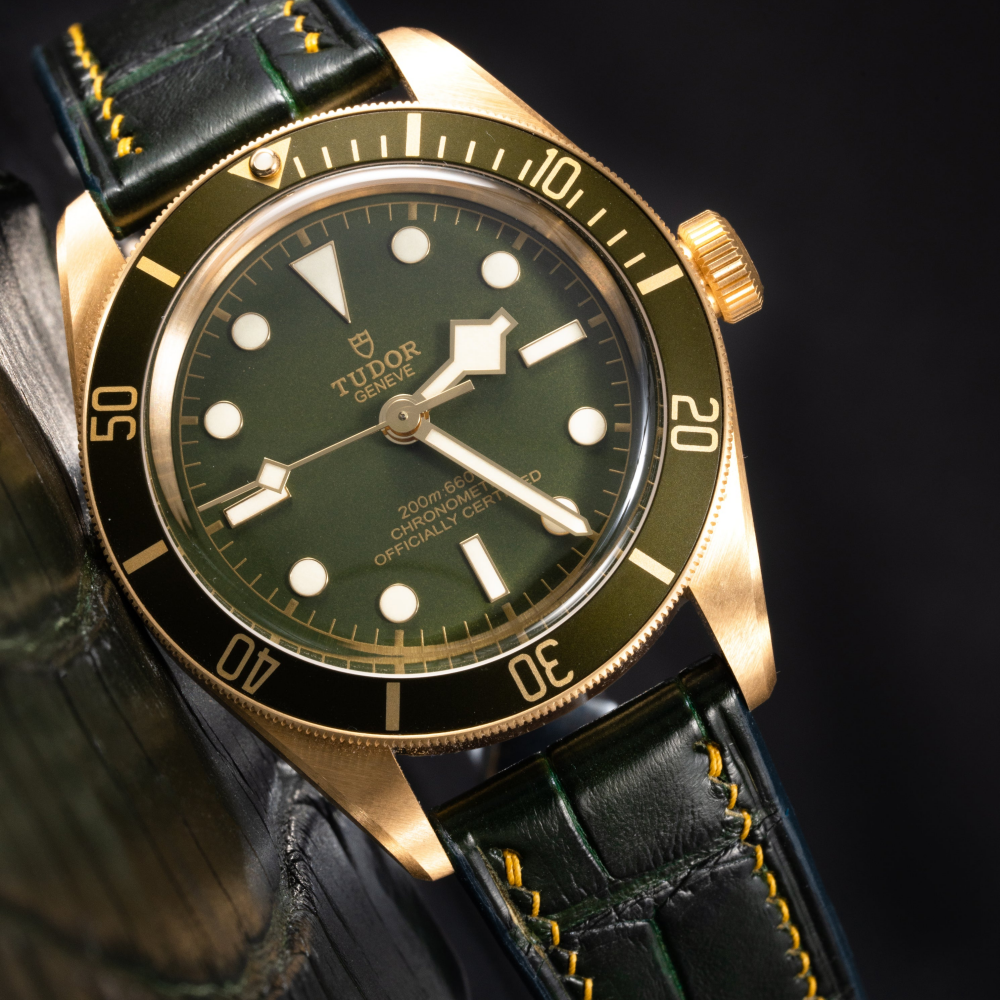 juniper-green-alligator-leather-strap-for-tudor-black-bay-gold-stitching.png
