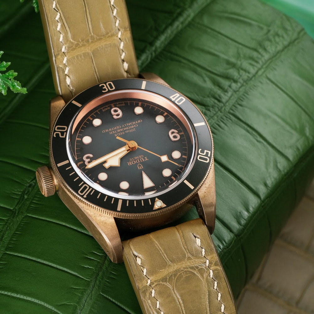 juniper-green-alligator-leather-strap-for-tudor-black-bay-on-watch.png