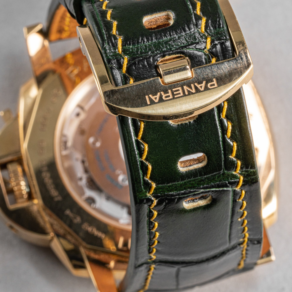 juniper-green-alligator-leather-watch-strap-for-Panerai-Luminor-backside.png