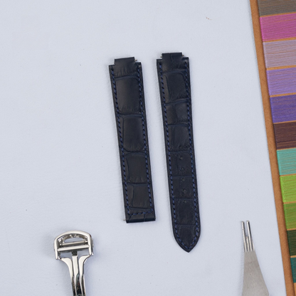 matte-dark-navy-alligator-leather-watch-strap-for-cartier-ballon-bleu-push-button-detail.png